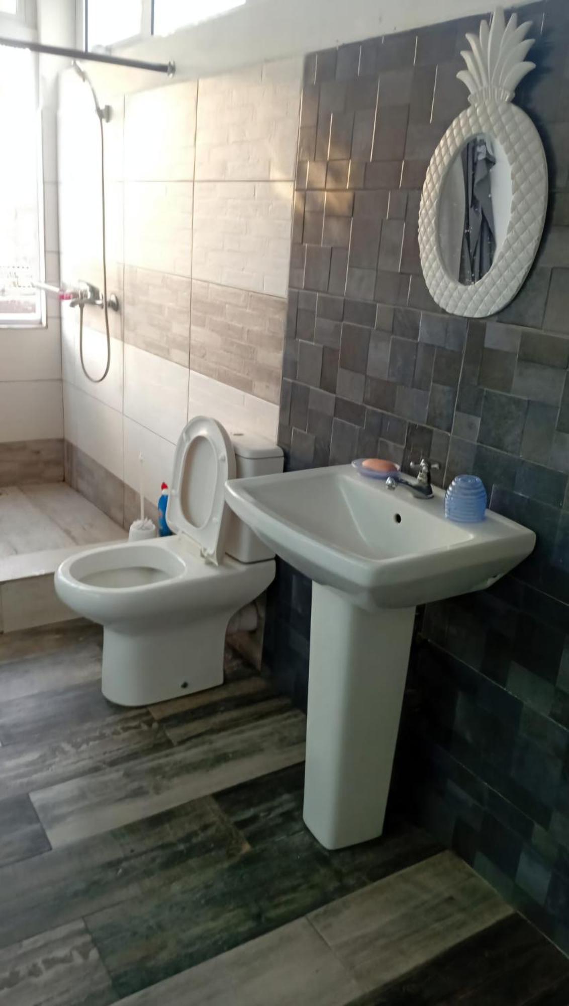 Cheerful 1 Bed Vacation Home With Tours & Facilities 라 골레트 외부 사진